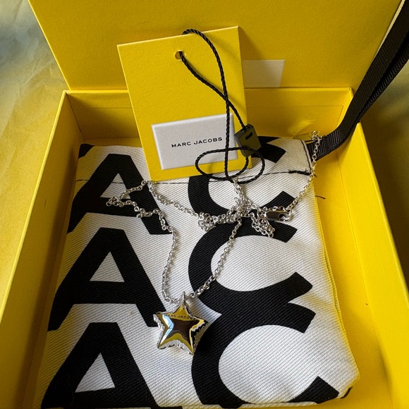 ⭐️ MARC JACOBS BALLOON STAR NECKLACE ⭐️ NWT ⭐️ - Picture 16 of 16